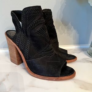 Vince Camuto shoeties